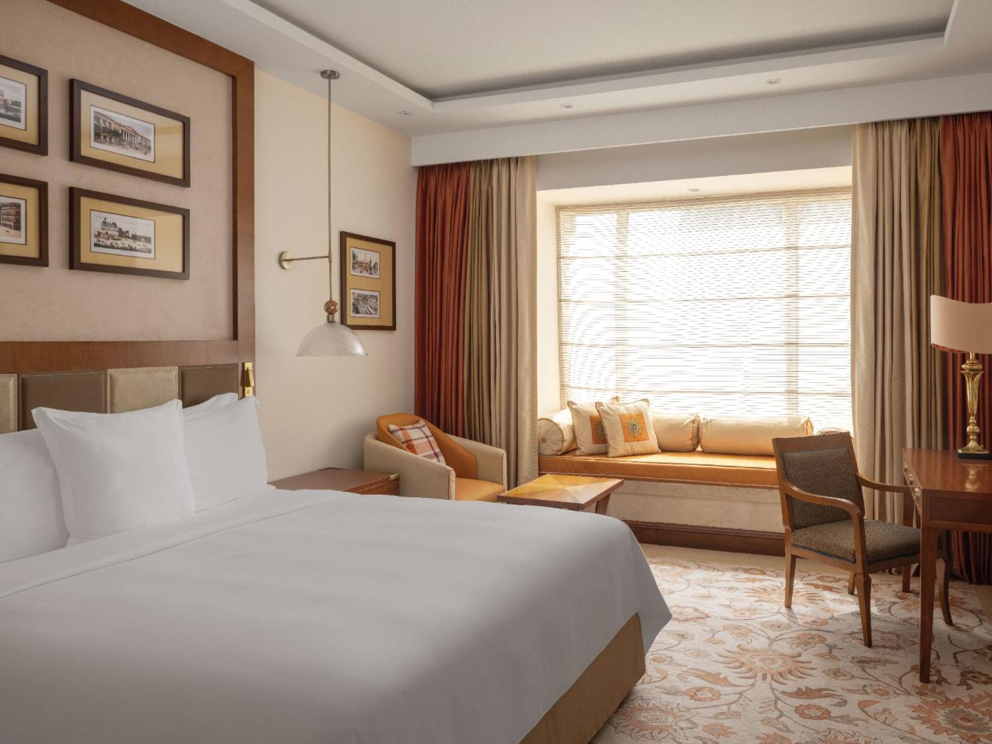 Itc グランド セントラル ア ラグジュアリー コレクション ホテル ムンバイ エクステリア 写真 A guest room at the Taj Mahal Palace